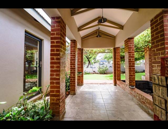 3 BEDROOM PROPERTY TO RENT IN COPPERLEAF ESTATE